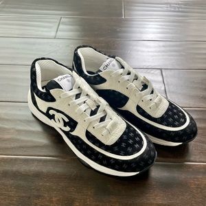 Chanel sneakers fall 2022 mini cc black and white 42